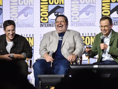 Source-feed image associated with Rick Moranis met with standing ovation at 'Spaceballs' sequel Comic-Con panel