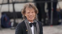Source-feed image associated with Sir Mick Jagger performs impromptu pub gig