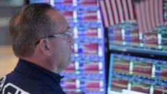 Source-feed image associated with Warning signs flash on US economy as debt spirals