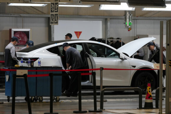 Source-feed image associated with China Flexes its Auto-Safety Chops With Huge Recall of Tesla, Other Cars