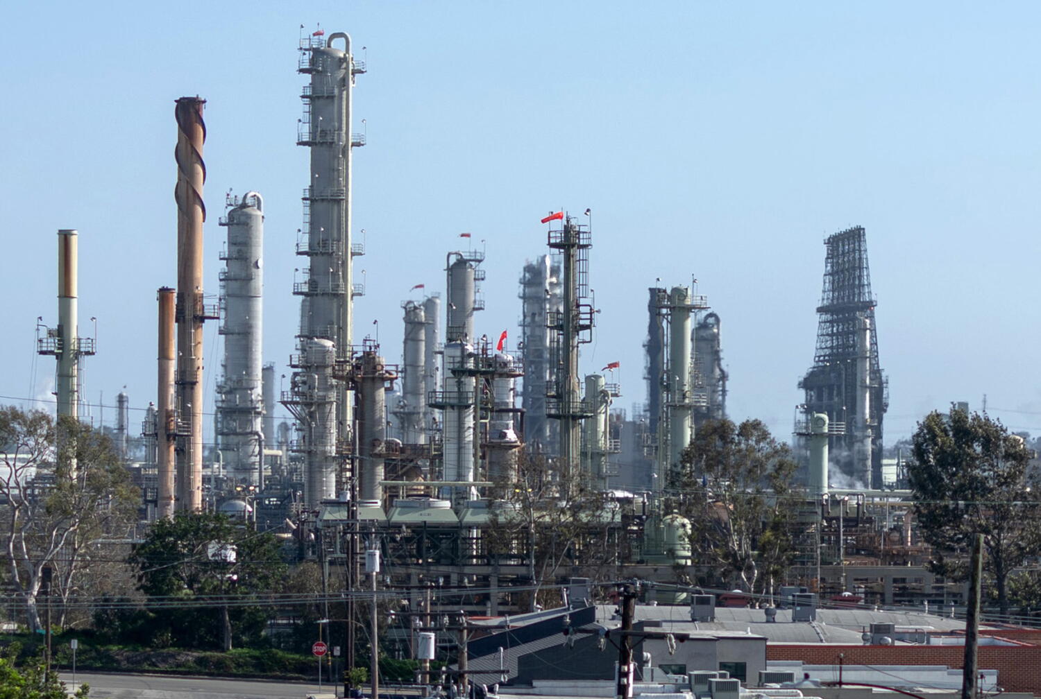 Image from linked report: California and Washington state to join forces on carbon markets, aiming to cut pollution and raise billions