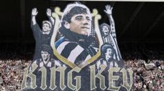 Source-feed image associated with Newcastle and Liverpool united in tribute to legend Keegan