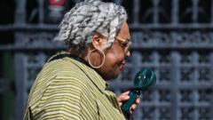 Source-feed image associated with Amber heat health alerts in effect as UK set for one of longest-lasting heatwaves since 1976