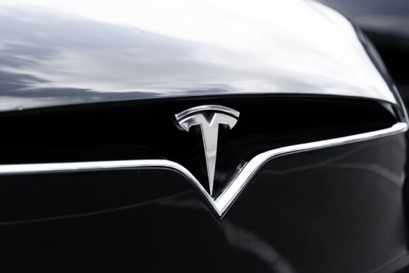 Source-feed image associated with NHTSA Probes 1.2 Million Tesla Vehicles Over Suspension Failure Risks