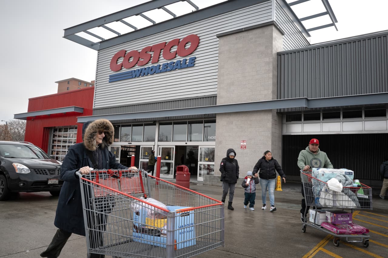 Image from linked report: Costco’s results beat expectations. Here’s why investors are still cautious.