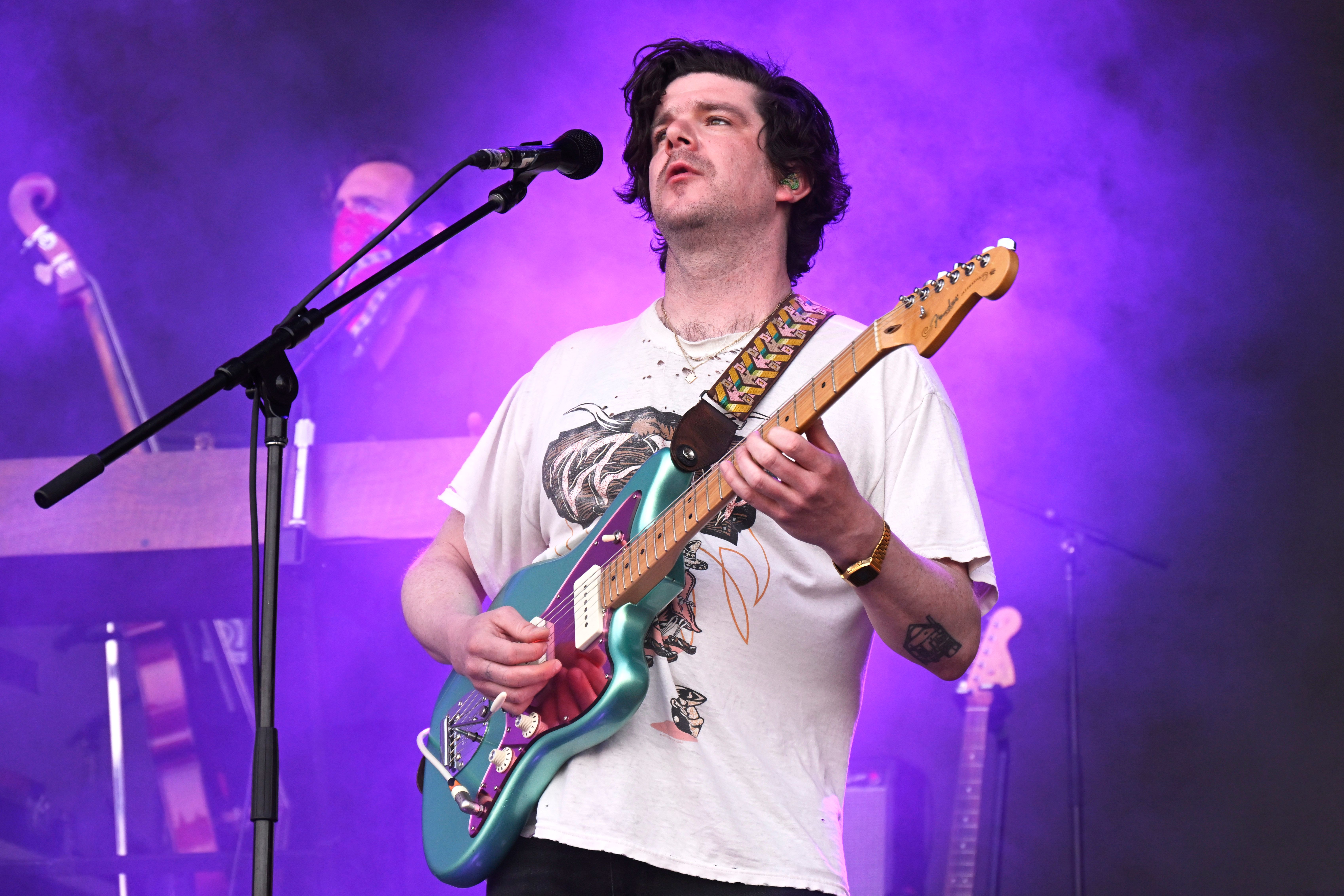 Source-feed image associated with Modest Mouse Guitarist Simon O’Connor Apologizes for Inappropriate Messages to Minor