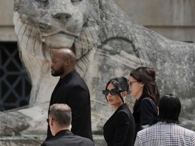 Source-feed image associated with A Paris court awards Kim Kardashian 1 euro after her 2016 robbery