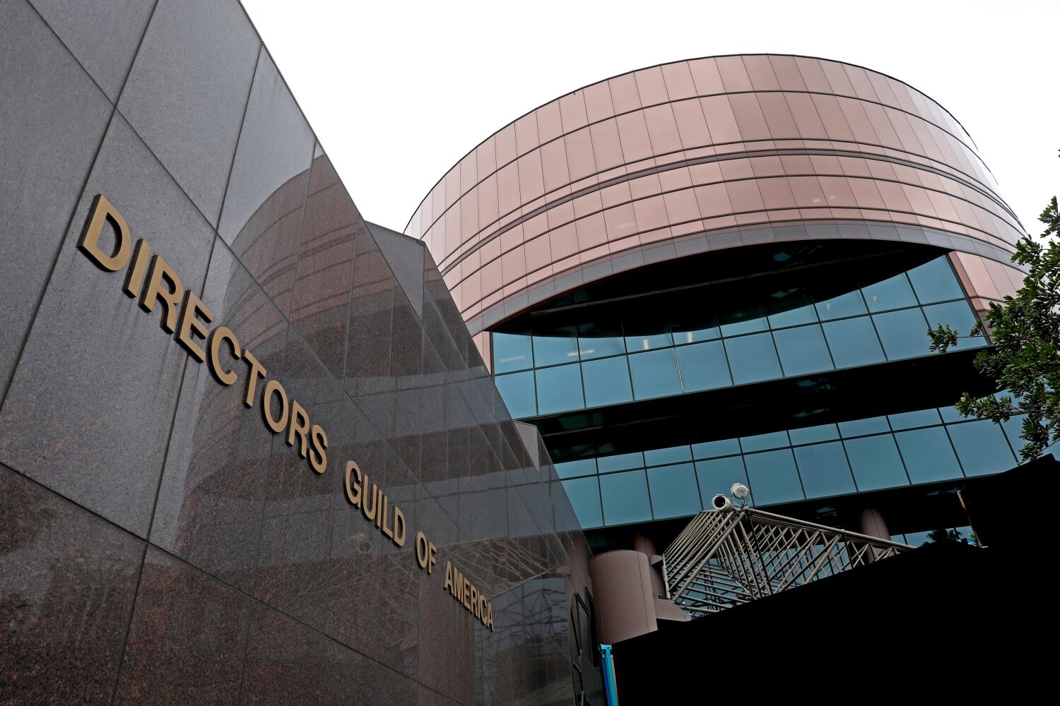 Source-feed image associated with DGA ratifies four-year contract with major studios