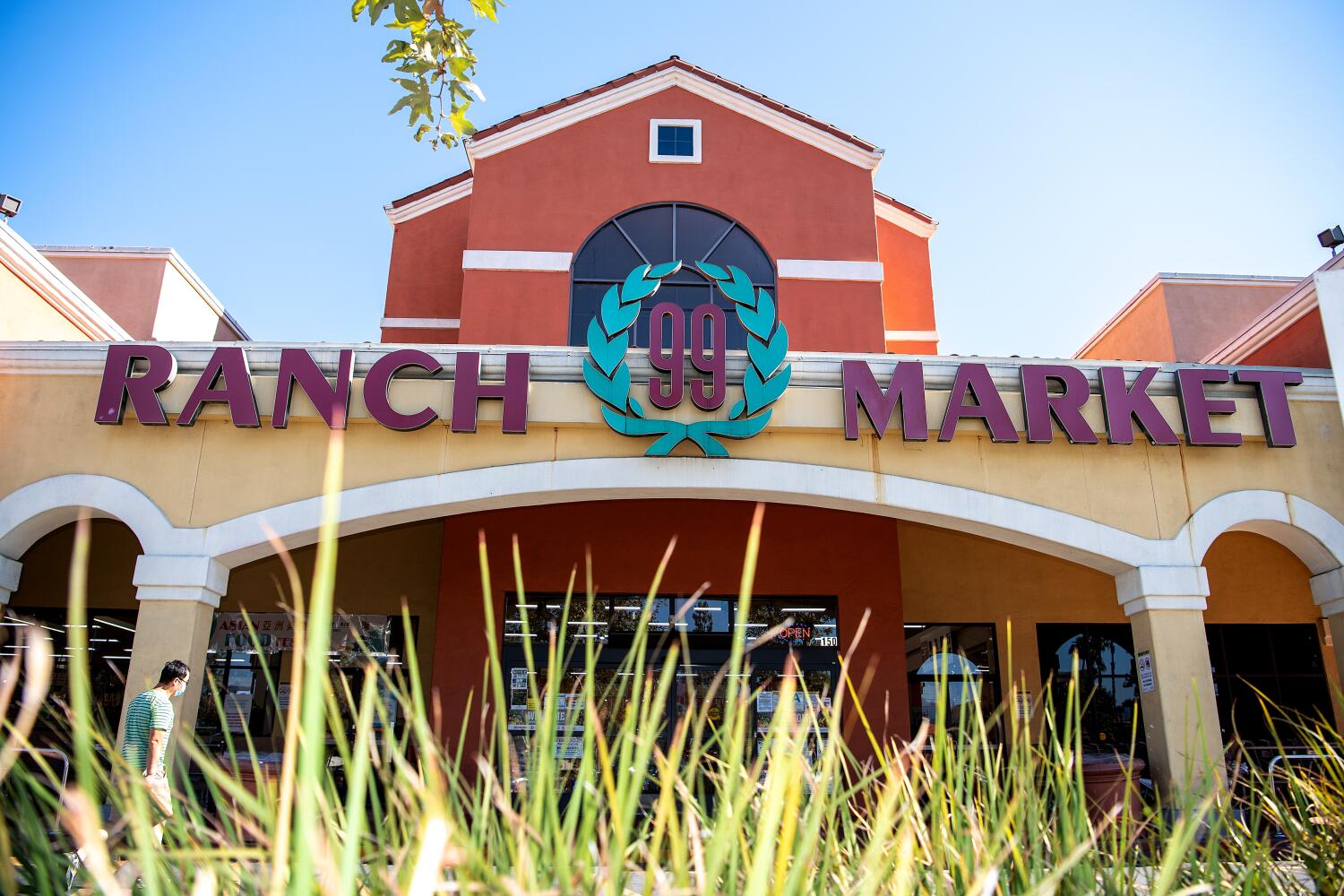 Source-feed image associated with Feds accuse 99 Ranch of discriminating against non-Chinese employees