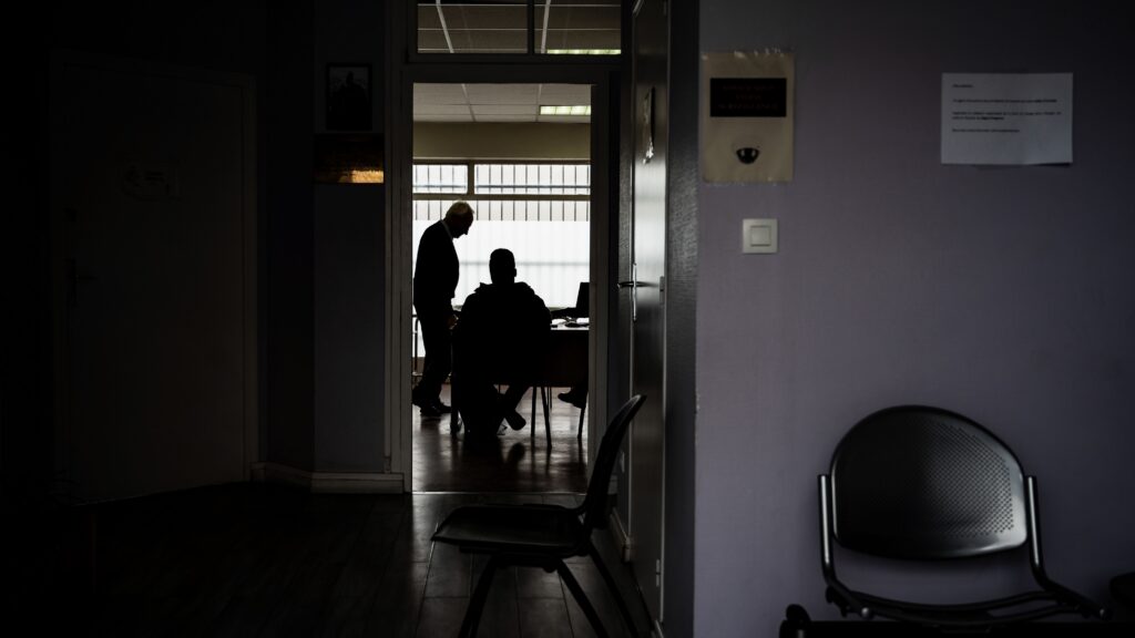Source-feed image associated with STAT+: As Trump administration pushes court-ordered mental health care, a new report raises questions