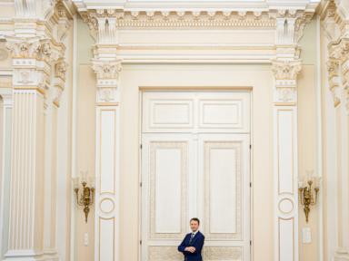 Image from linked report: Romanian lawmakers to vote on new center-right Cabinet as political crisis drags on