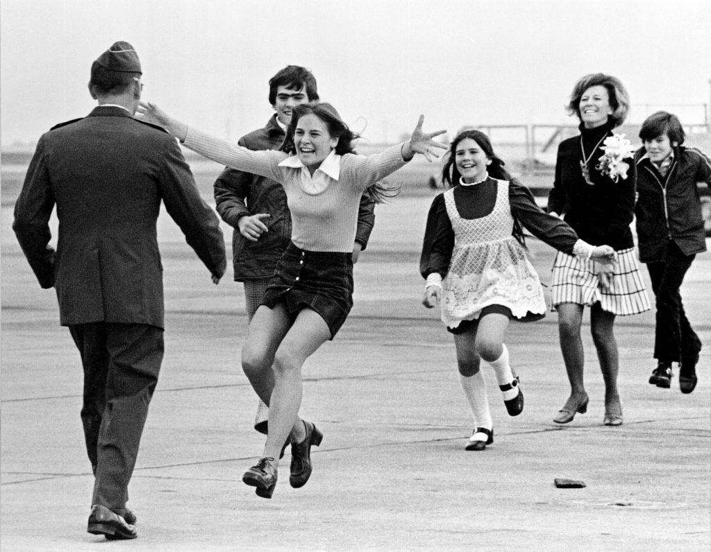 Source-feed image associated with Sal Veder, Pulitzer Prize-winning photographer who shot iconic photo of soldier returning from Vietnam, dies at age 99