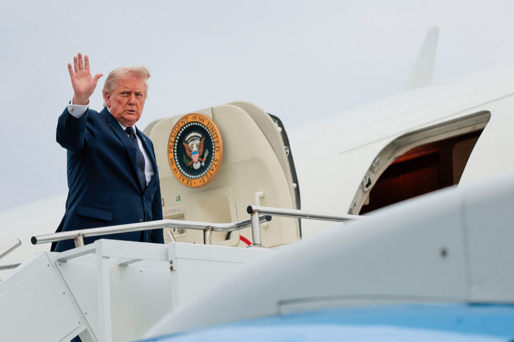 Source-feed image associated with WATCH: Trump participates in Memorial Day observance at Arlington National Cemetery