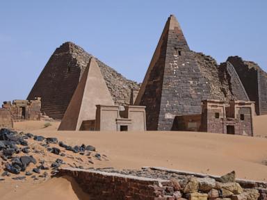Source-feed image associated with War and accumulating sand threaten Sudan’s Meroe pyramids, in photos