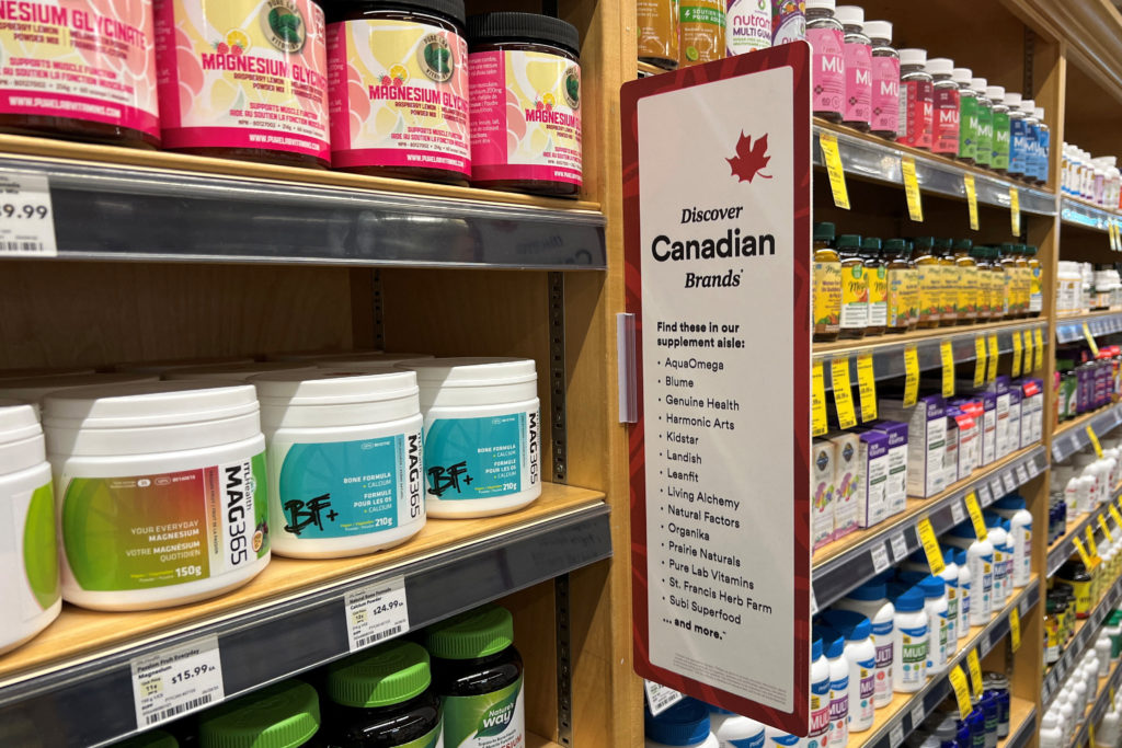 Source-feed image associated with Trump raises tensions with Canada by announcing new 50% tariffs