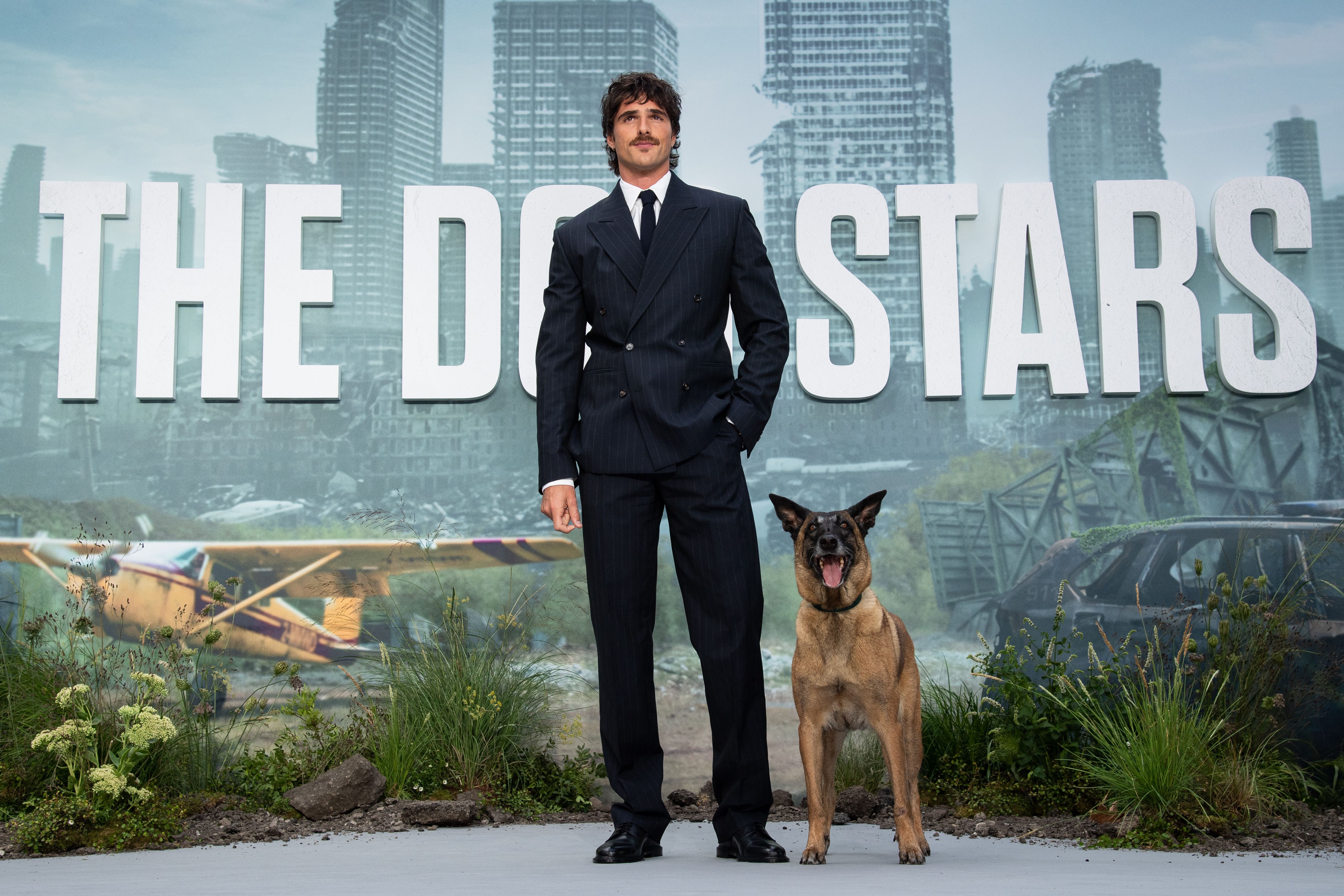 Source-feed image associated with Jacob Elordi Doesn’t Mind Being Mogged by His Co-Star, Rak the Dog