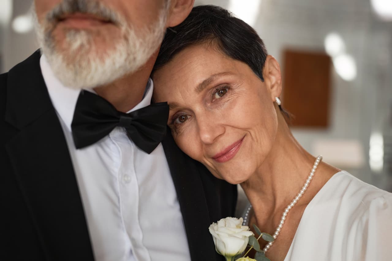 Source-feed image associated with My second husband and I have kids from previous relationships. Should my house go to him or my children if I die first?