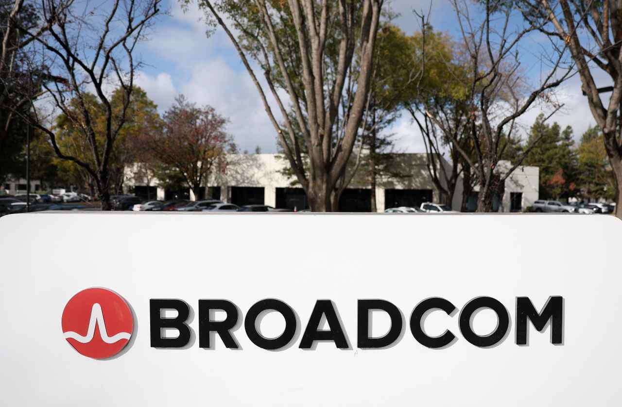 Source-feed image associated with Broadcom’s stock falls despite accelerating AI-chip growth