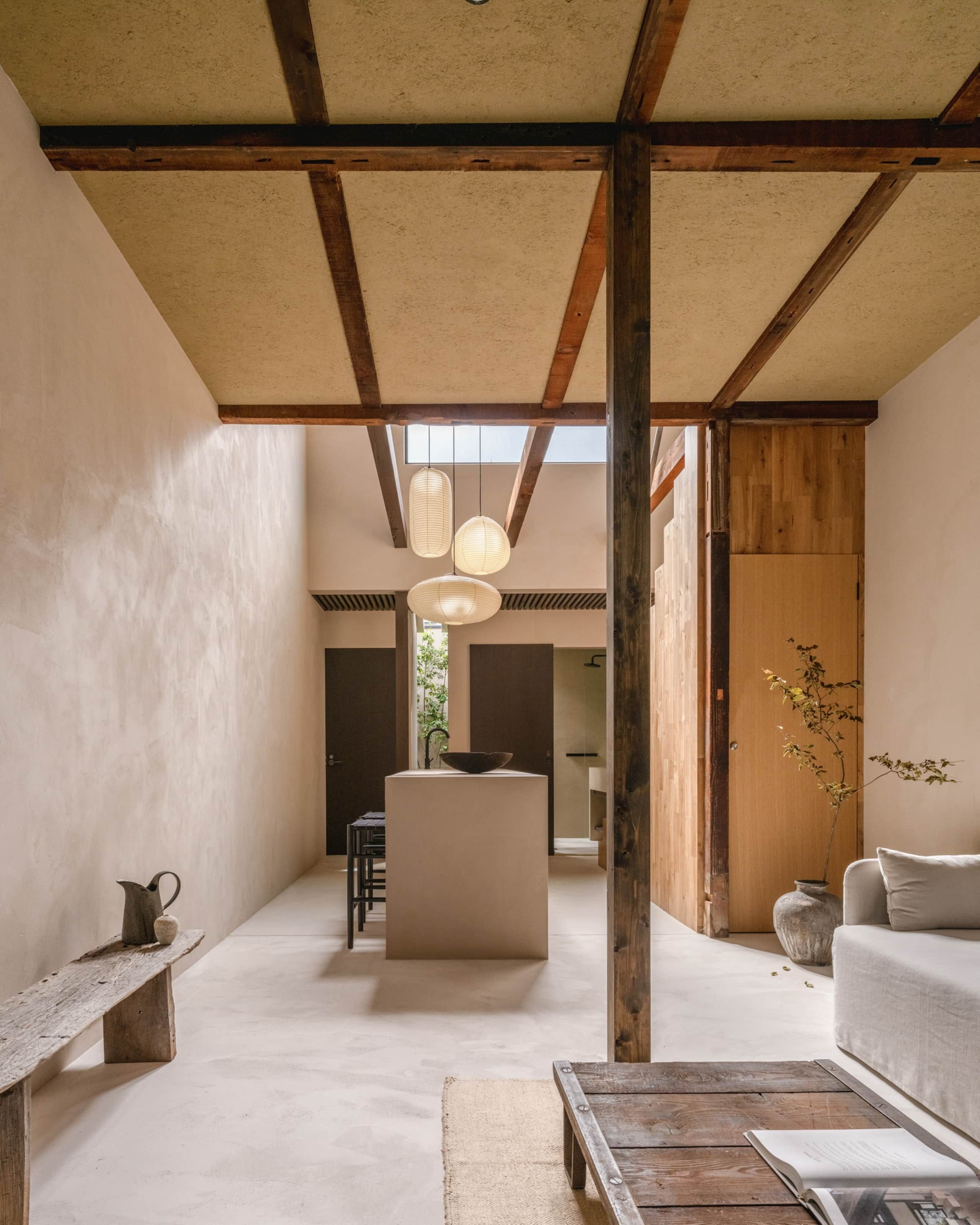 Image from linked report: The 10 Best Airbnbs in Kyoto for a Fall Getaway