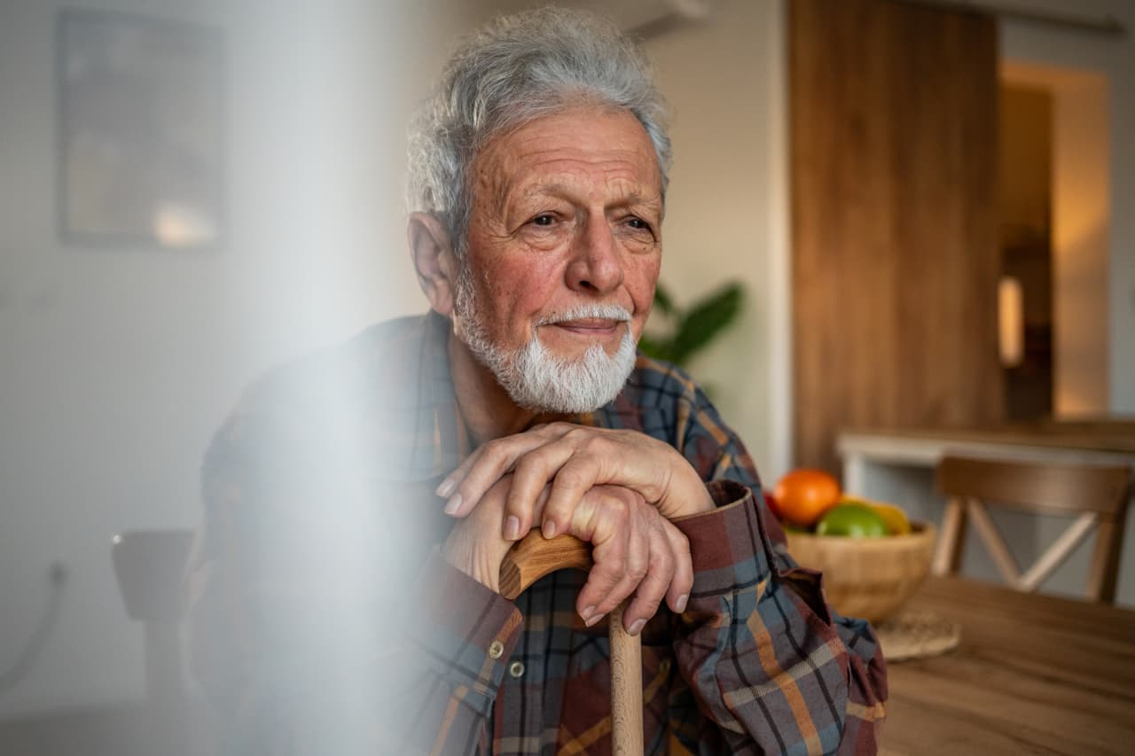 Source-feed image associated with A relative offered me a $25,000 home loan secured by a lien that must be repaid within a year. Is that fair?