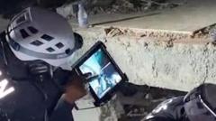 Source-feed image associated with Three-year-old rescued and taken to hospital six days after Venezuela quake