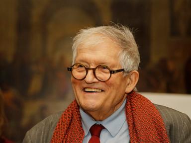 Source-feed image associated with David Hockney, artist renowned for his pool scenes, has died at 88