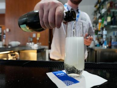 Source-feed image associated with US airlines chase profits in premium cabins, deepening a fare class divide on flights