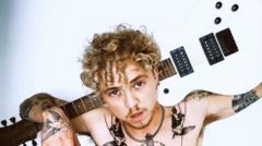 Source-feed image associated with Singer duets with pre-transition self