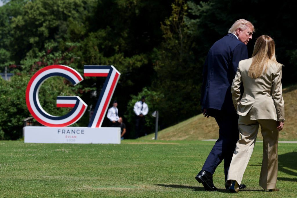Source-feed image associated with Trump deepens the dustup with Italy's Meloni, who says his 'unprovoked attacks are senseless'