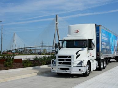 Source-feed image associated with Traffic to start flowing Monday across new bridge between Canada and US
