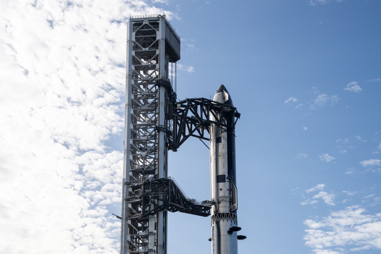 Source-feed image associated with As SpaceX’s stock notches first close below IPO price, the company is gearing up for a crucial launch
