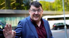 Source-feed image associated with Graham Linehan receives settlement from Met over online post arrest