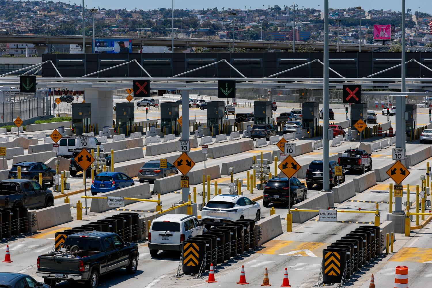 Source-feed image associated with Asylum seekers may be turned away at the southern border, Supreme Court rules