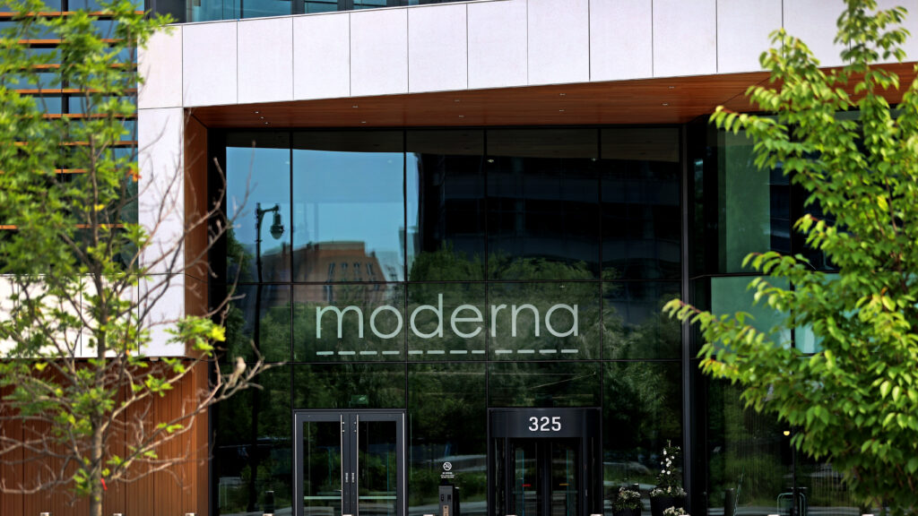 Source-feed image associated with STAT+: Moderna co-founder Kenneth Chien on the future of mRNA — and Moderna