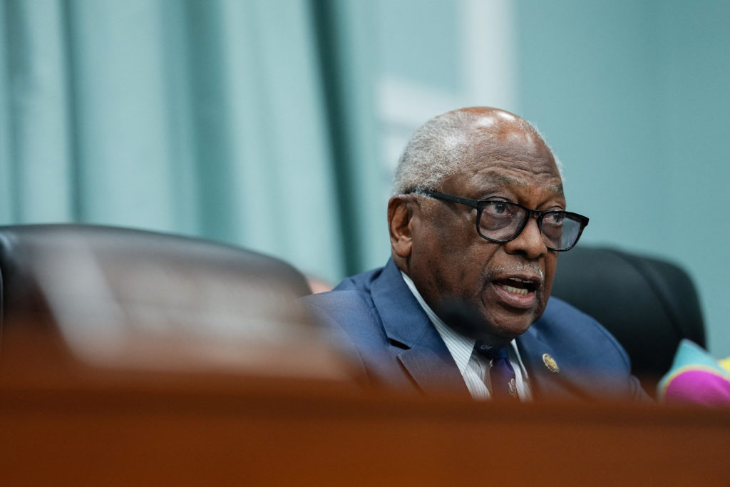 Source-feed image associated with South Carolina Democrats expected to celebrate after failure of Trump-backed redistricting push