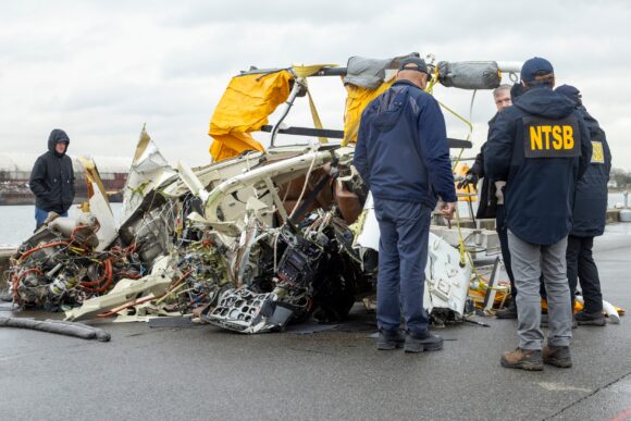 Source-feed image associated with Sightseeing Helicopter Likely Hit Birds Before Crashing Into Hudson River