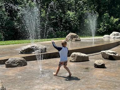 Source-feed image associated with Sweltering Midwest heat cancels outdoor plans as cooling centers open and East braces
