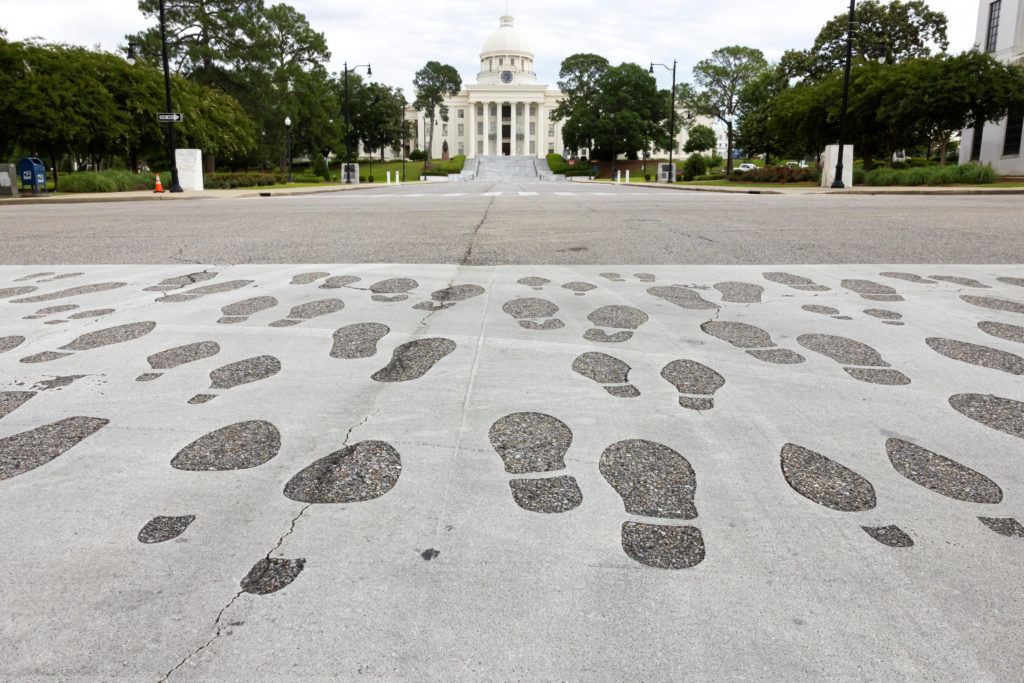 Source-feed image associated with Federal court blocks Alabama plan for new congressional districts that could help Republicans