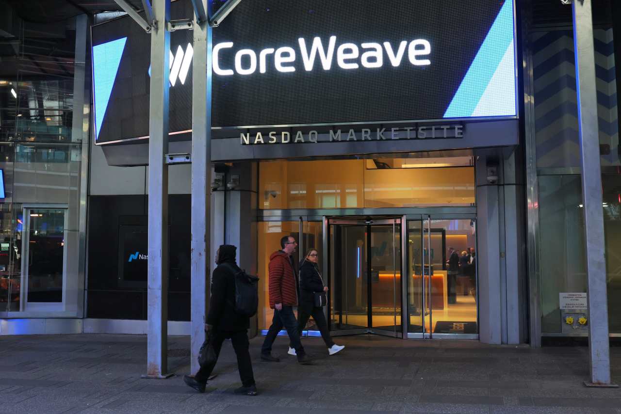 Image from linked report: CoreWeave’s polarizing stock rebounds as Wall Street squares off about AI spending