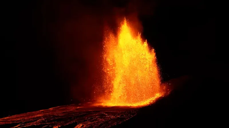 Image from linked report: Kilauea’s display is revealing why volcanoes spew like a fountain show