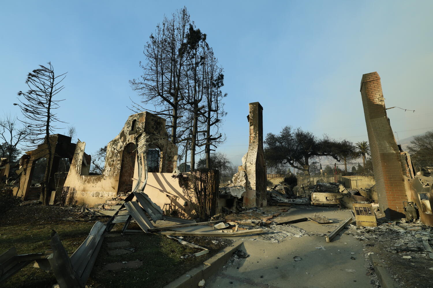 Source-feed image associated with L.A. County sues State Farm over its handling of wildfire claims