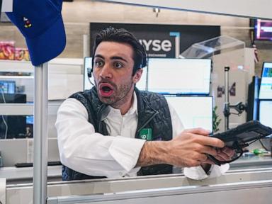 Source-feed image associated with Stocks rise on Wall Street while crude oil prices fall for the first time in a week