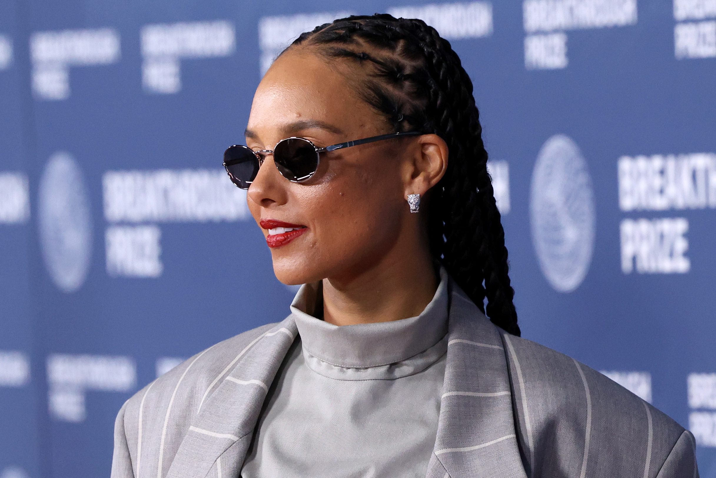 Source-feed image associated with Music Industry Moves: Alicia Keys Signs With CAA in All Areas; SONA’s Emerging Songwriter Award Nominations Now Open