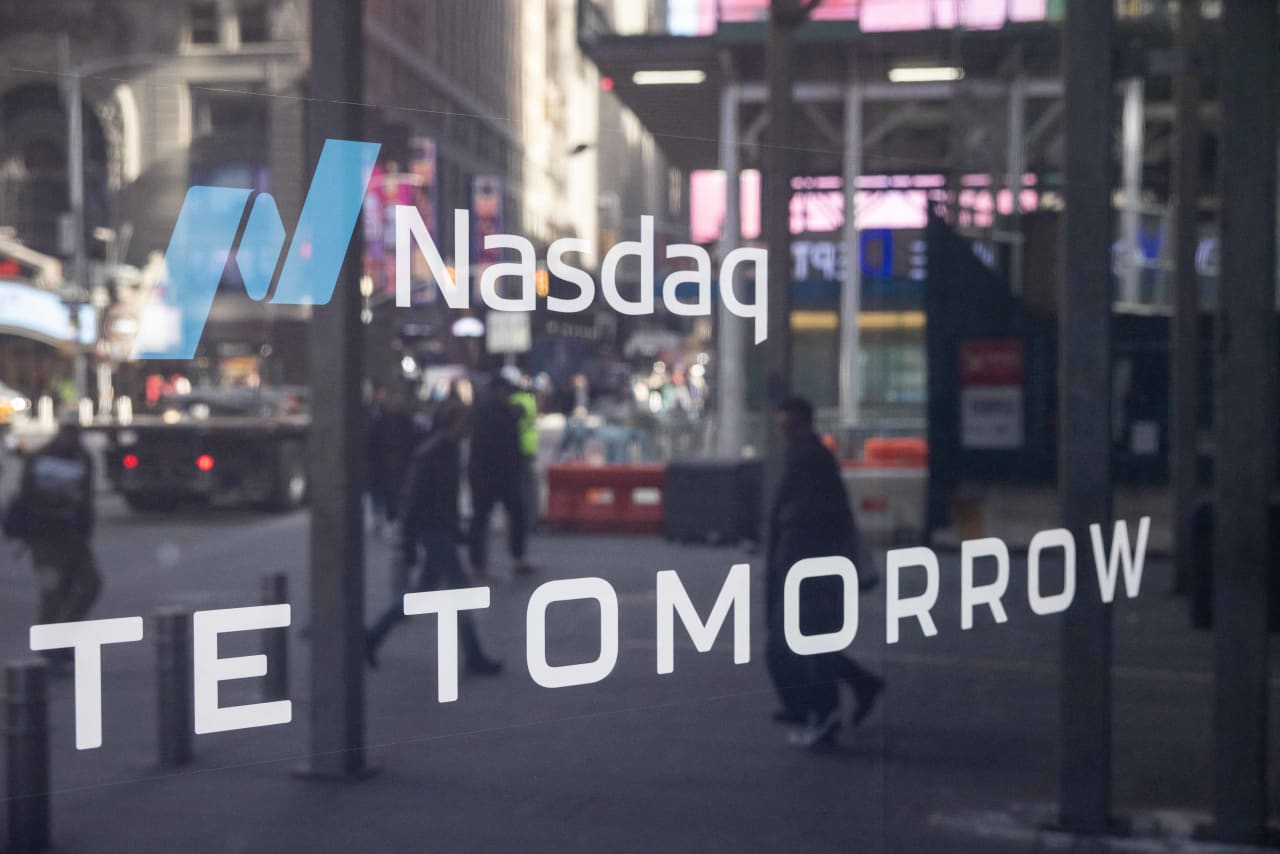 Source-feed image associated with Nasdaq-100 is on the edge of correction territory as semiconductor stocks take another beating