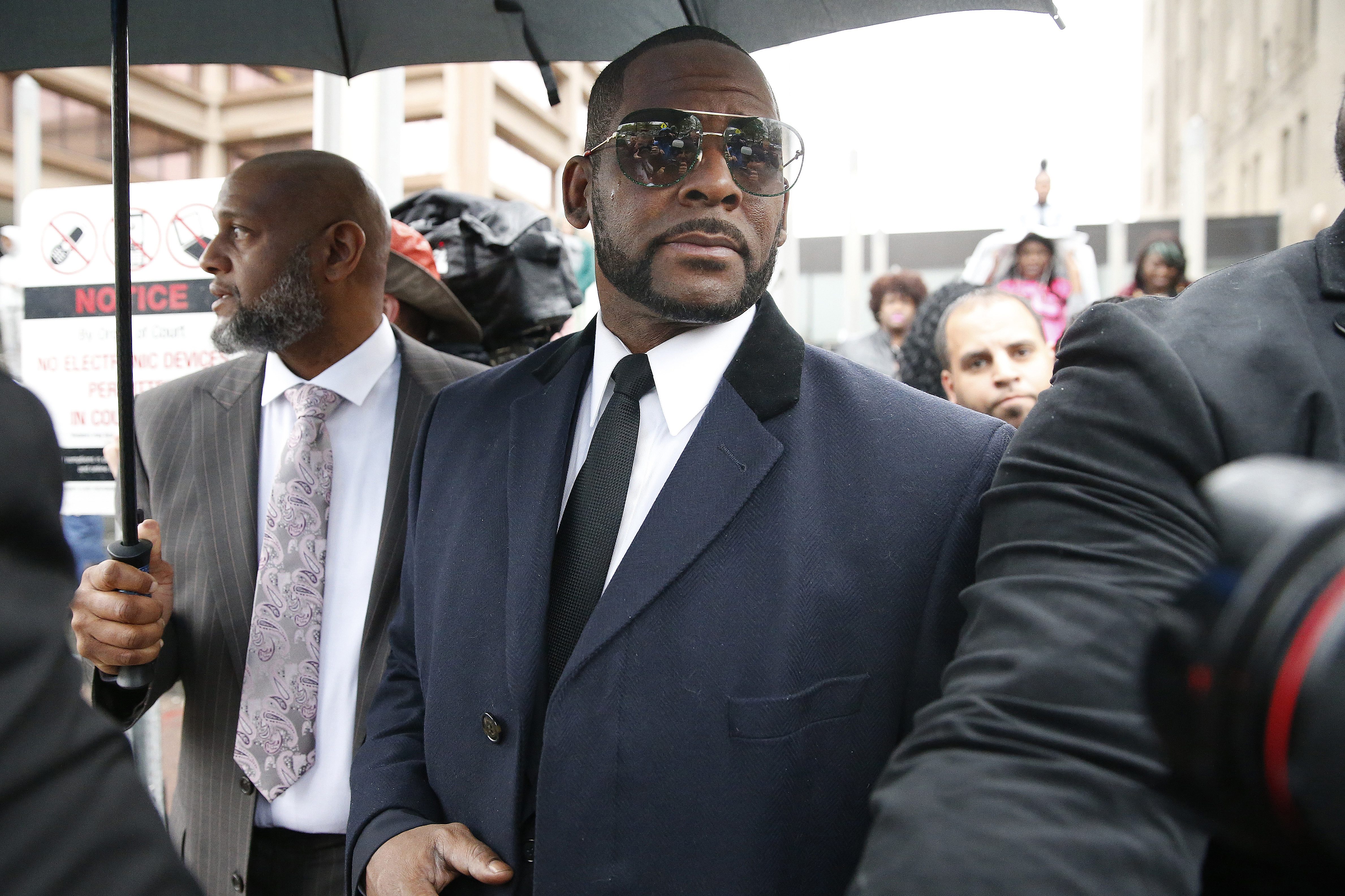 Source-feed image associated with R. Kelly Formally Asks Trump to Commute 30-Year Sentence