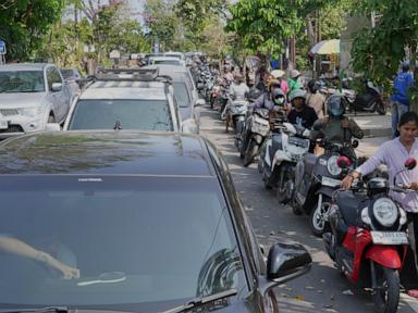 Image from linked report: Fuel crisis hits Indonesia's Bali, triggers long lines in gas stations for days