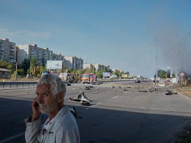 Source-feed image associated with 3 killed in Russian strikes on Ukraine as Putin warns Europe against sending troops