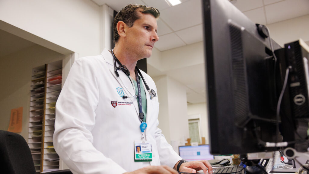Source-feed image associated with STAT+: Can AI fix health care? In the chaos of emergency rooms, the technology comes up short