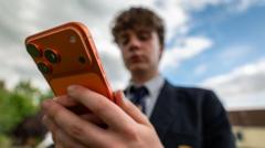 Source-feed image associated with Government vows to bring in under-16 social media restrictions by end of year