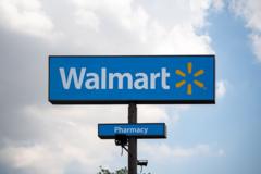 Source-feed image associated with Walmart sales under strain as US shoppers pull back